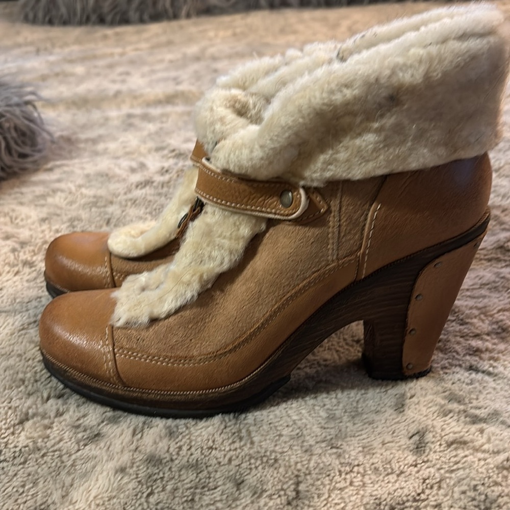 Timberland Leather and Fleece Dress Boots Size 9